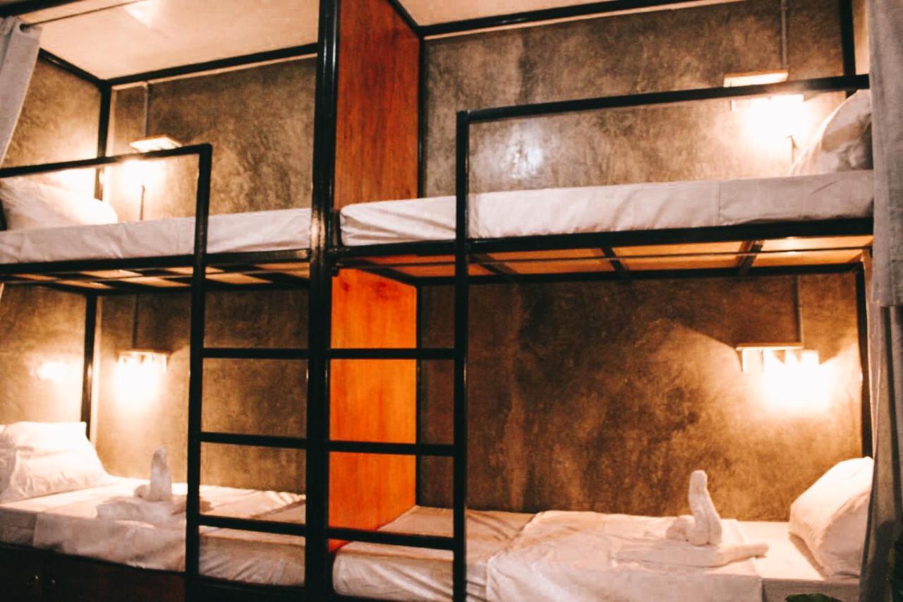 The Hangover Hostel Моалбоал Экстерьер фото